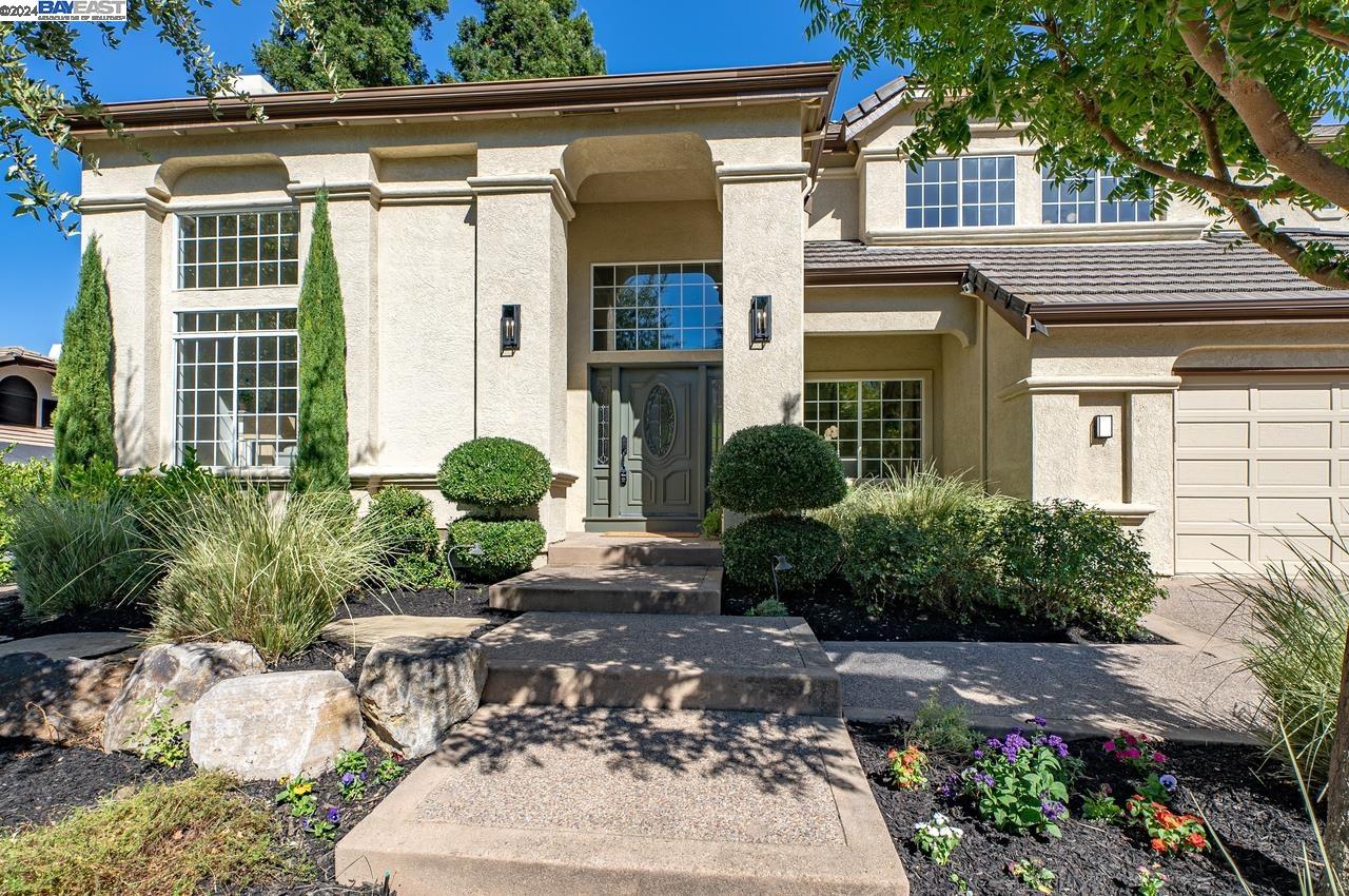 952 Gray Fox Cir