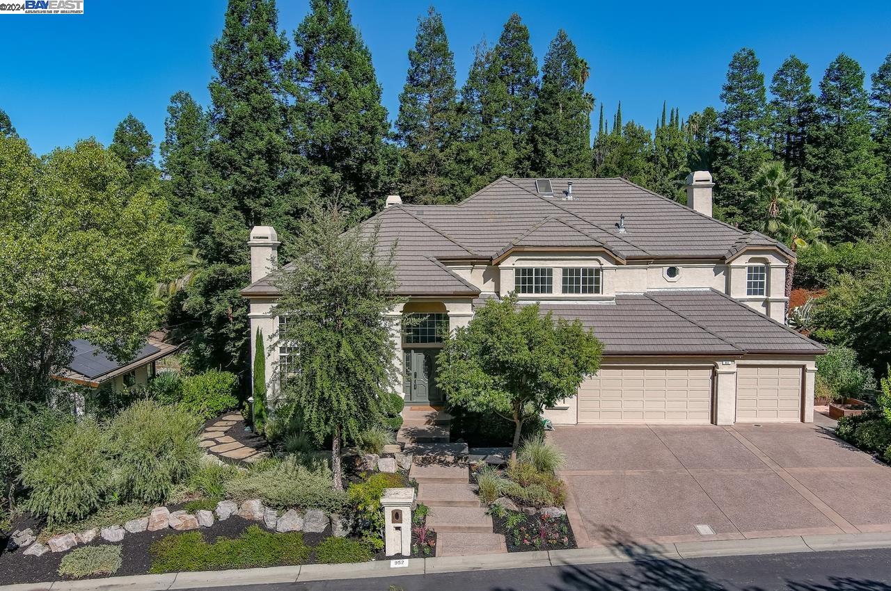952 Gray Fox Cir