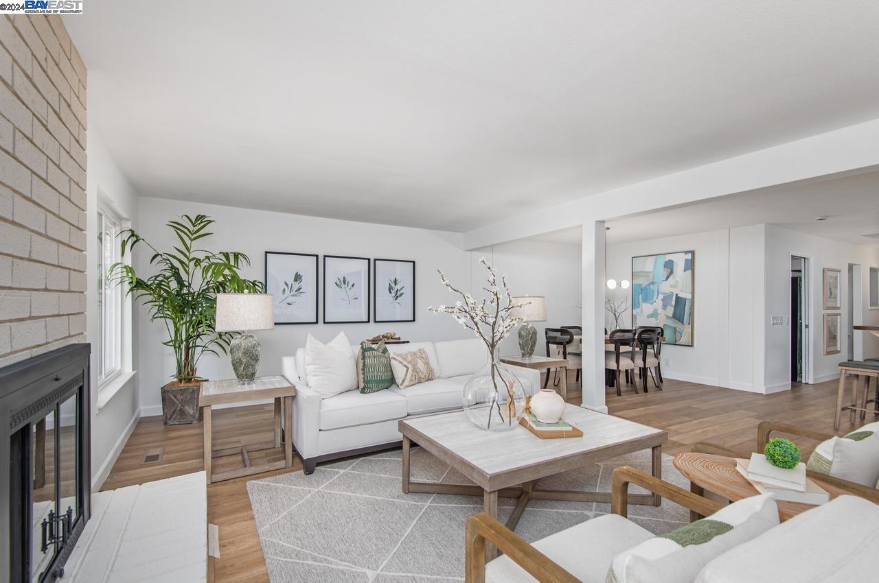 124 Tweed Dr
