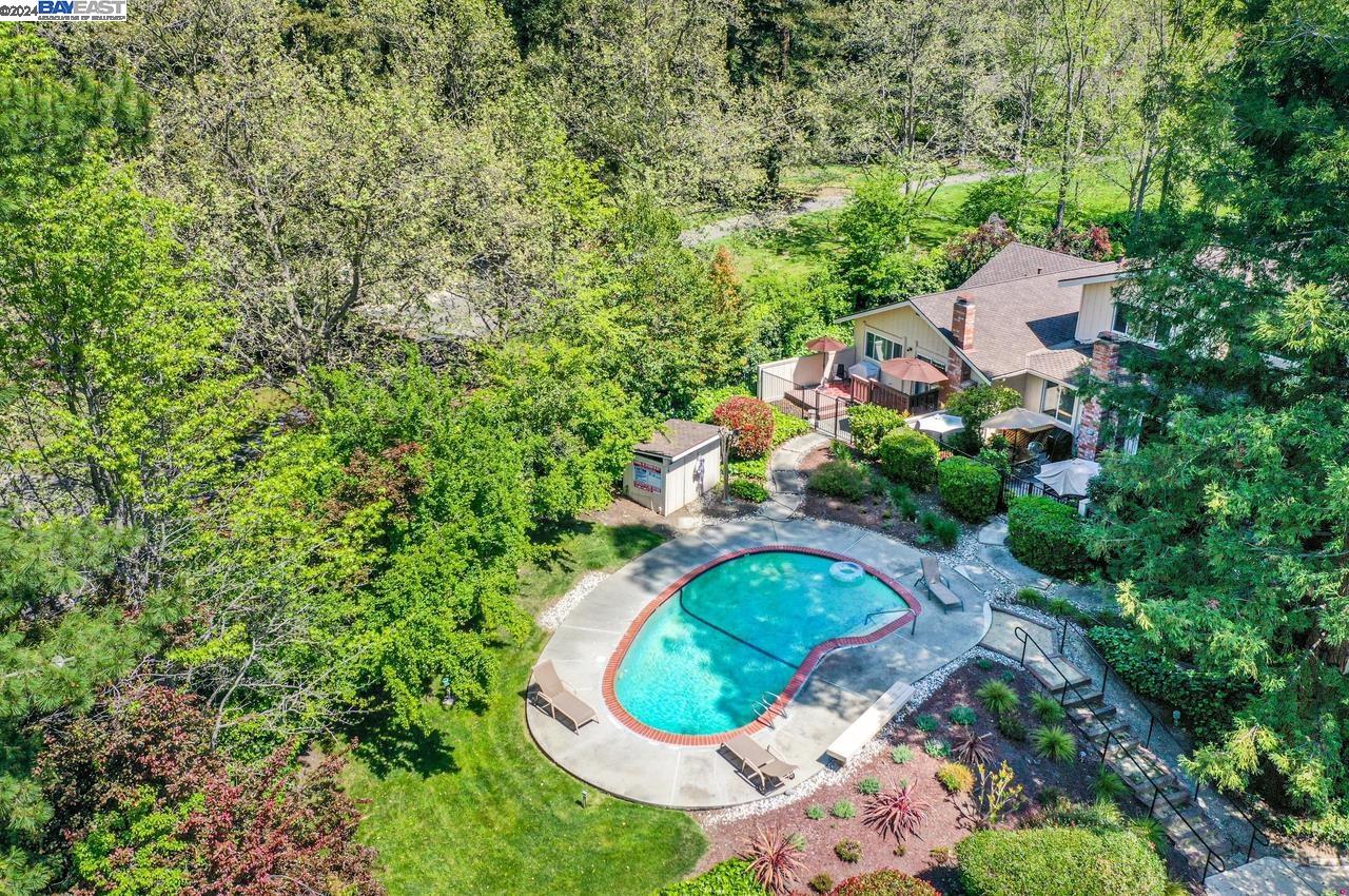124 Tweed Dr