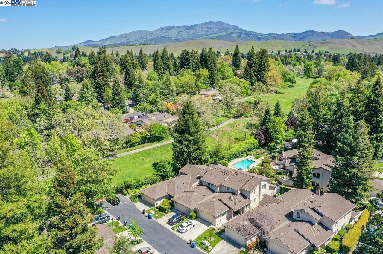 124 Tweed Dr