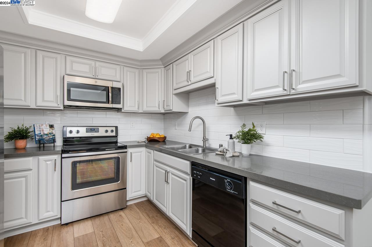 124 Tweed Dr