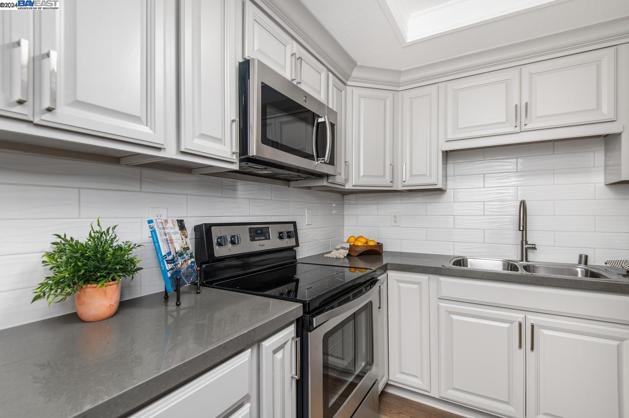 124 Tweed Dr
