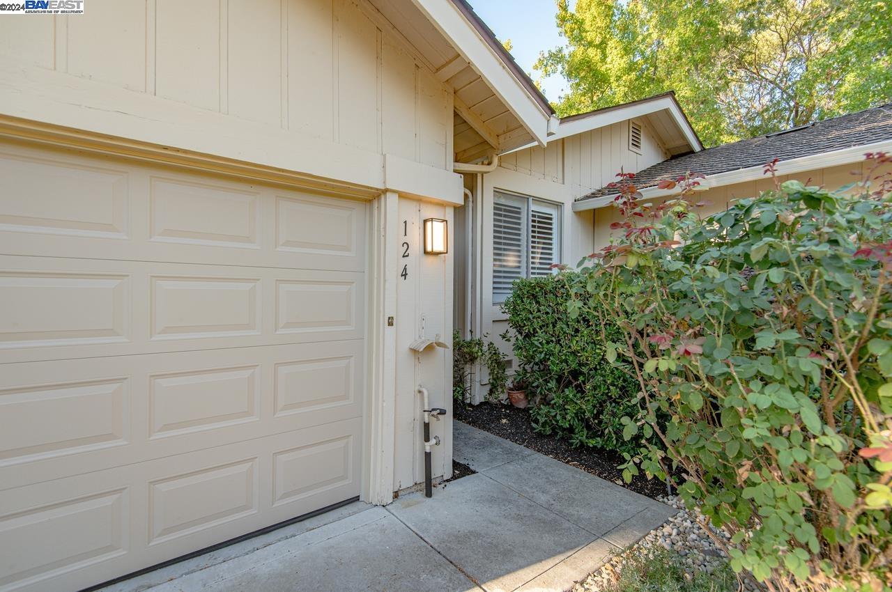 124 Tweed Dr