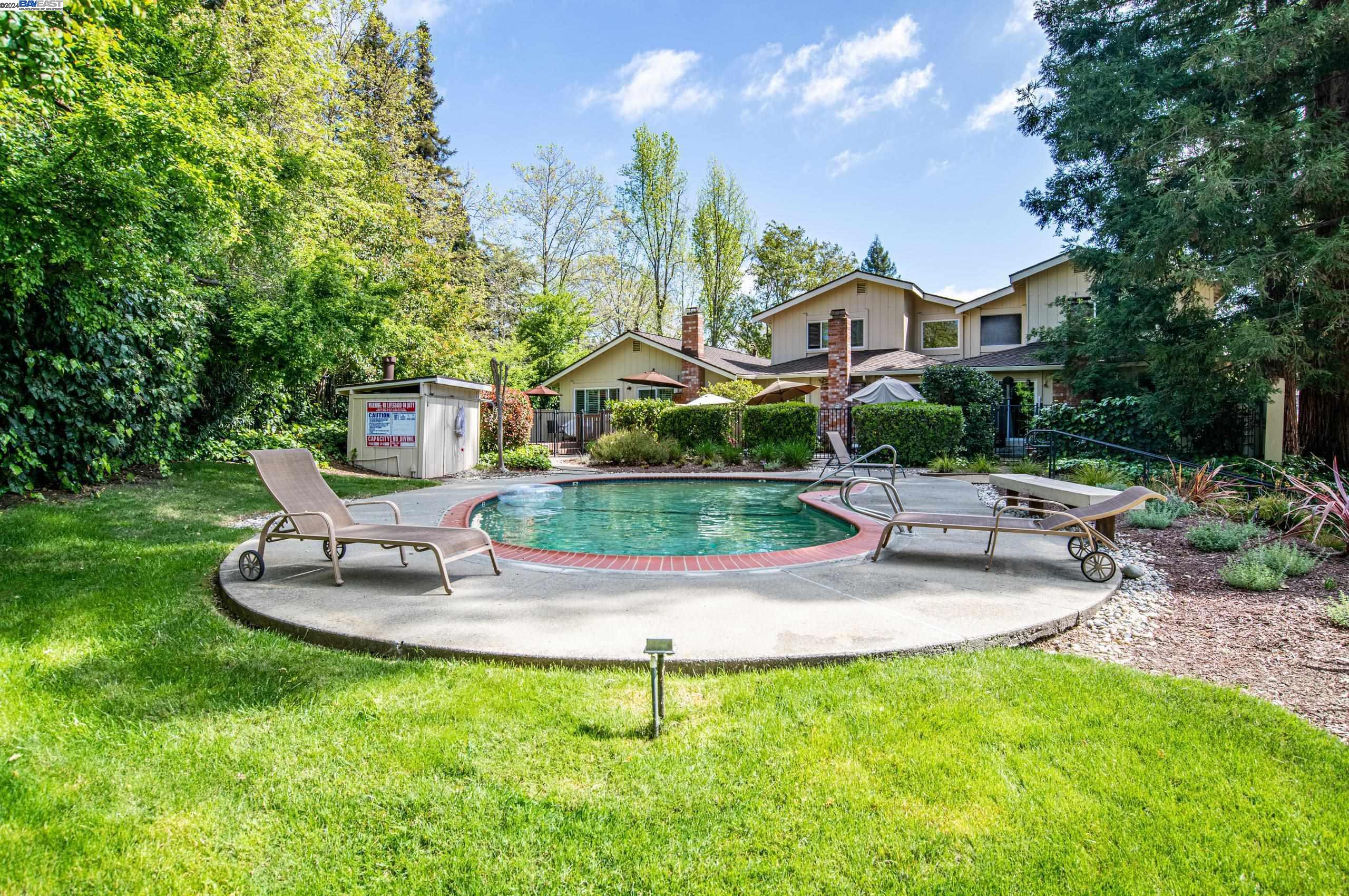 124 Tweed Dr