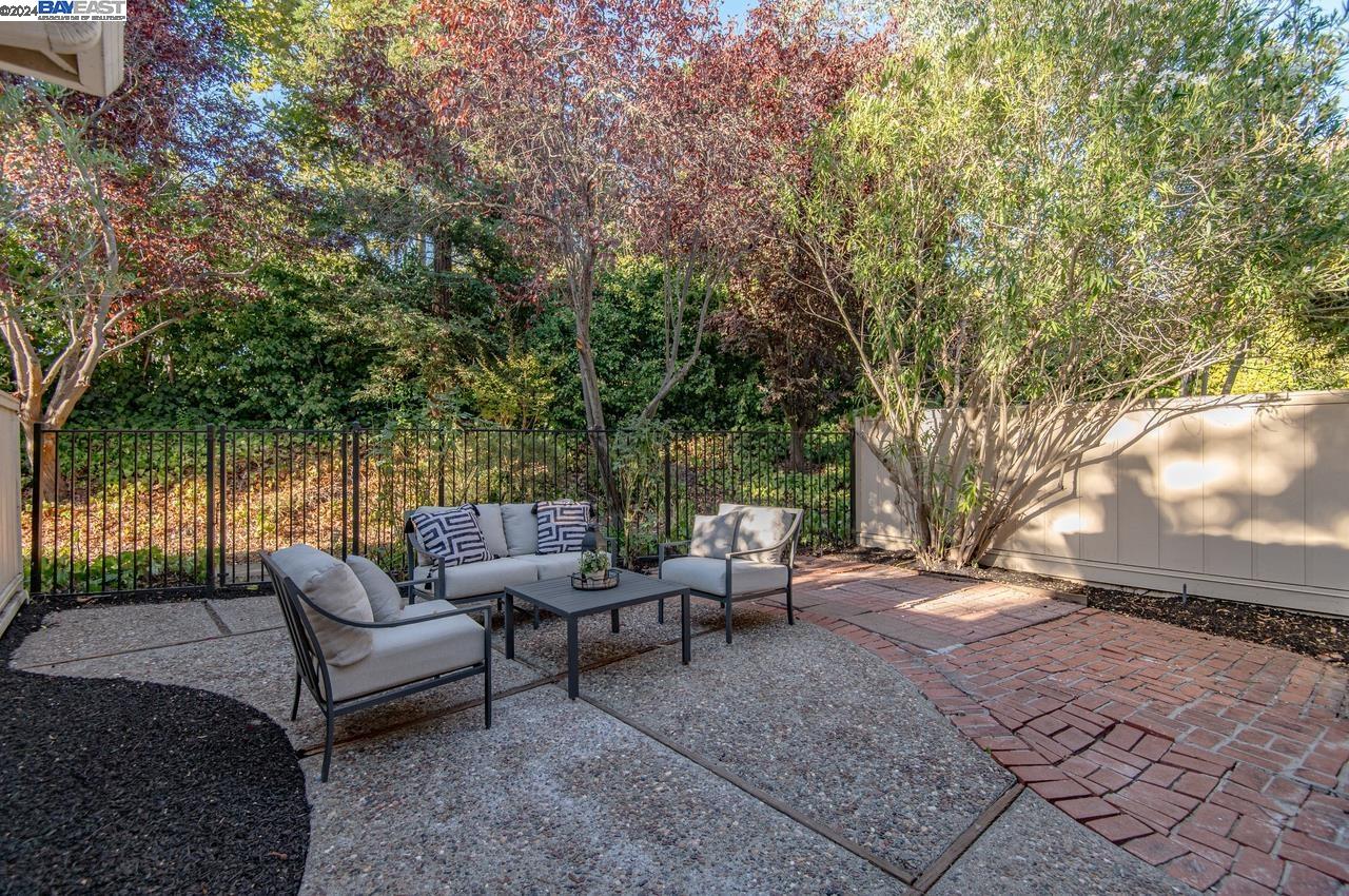124 Tweed Dr