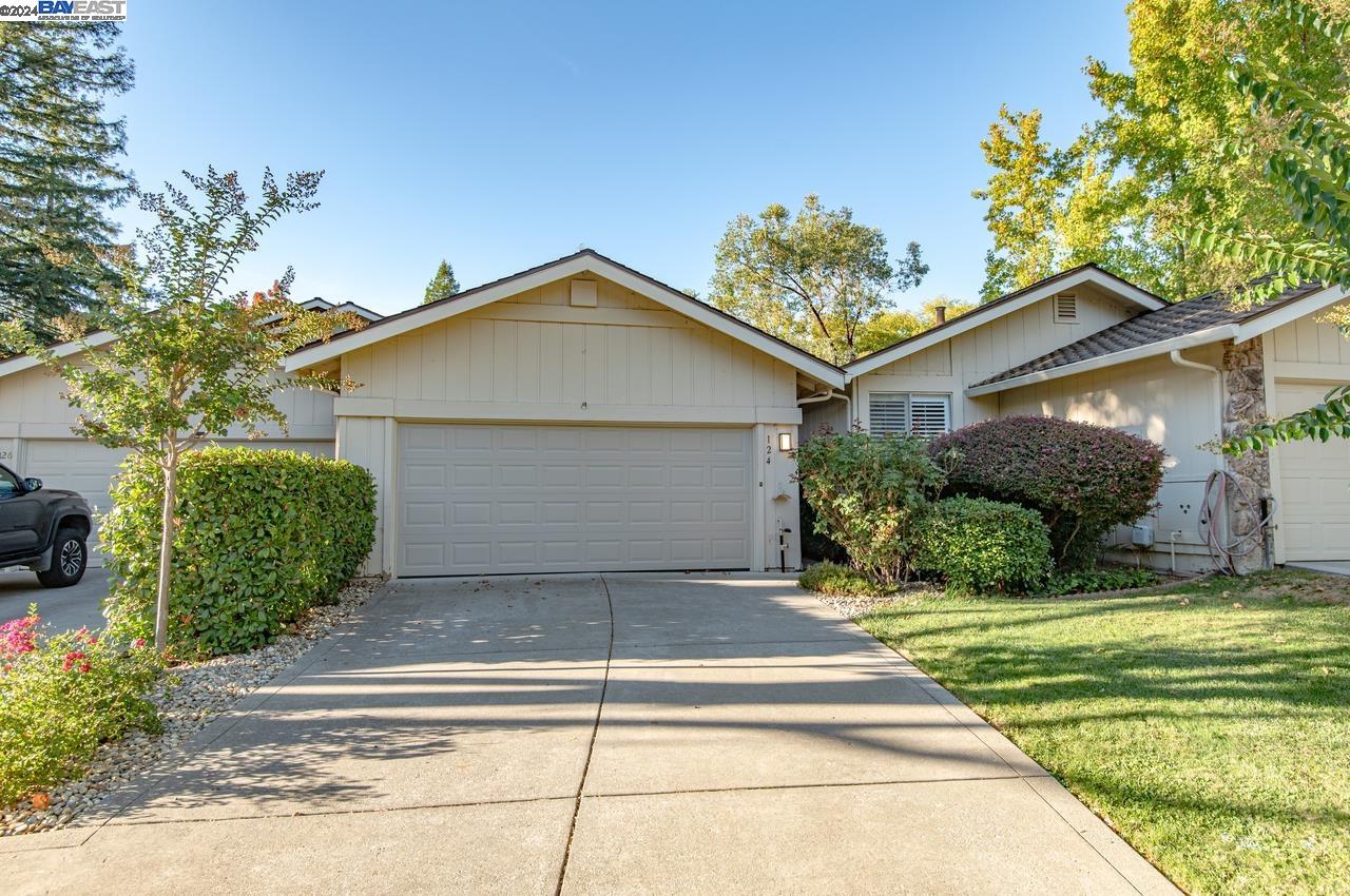 124 Tweed Dr