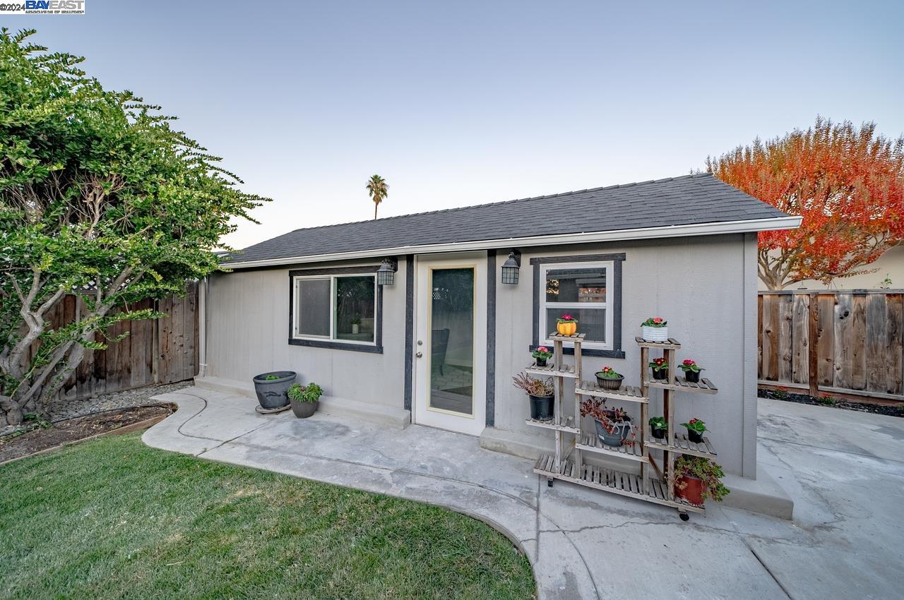 6337 Benner Ct