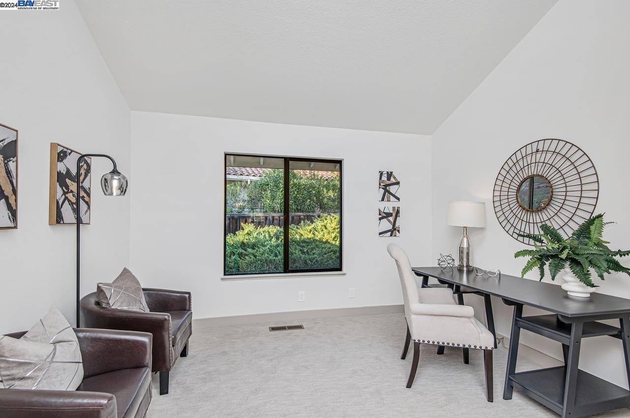 324 Live Oak Dr