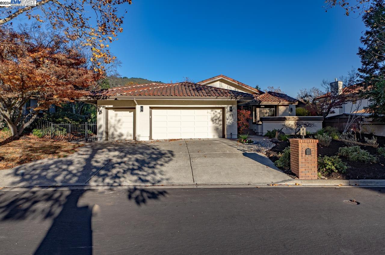 324 Live Oak Dr