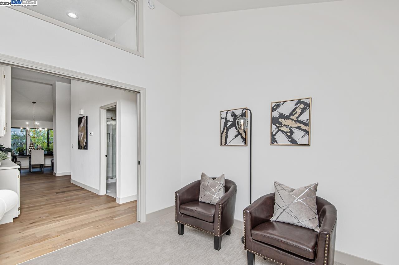 324 Live Oak Dr