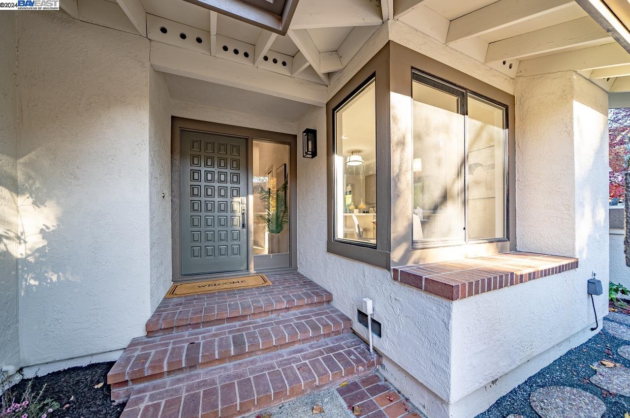 324 Live Oak Dr