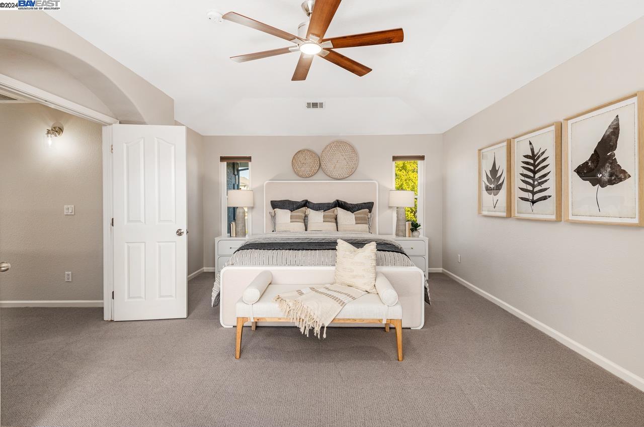 3088 Crestablanca Dr