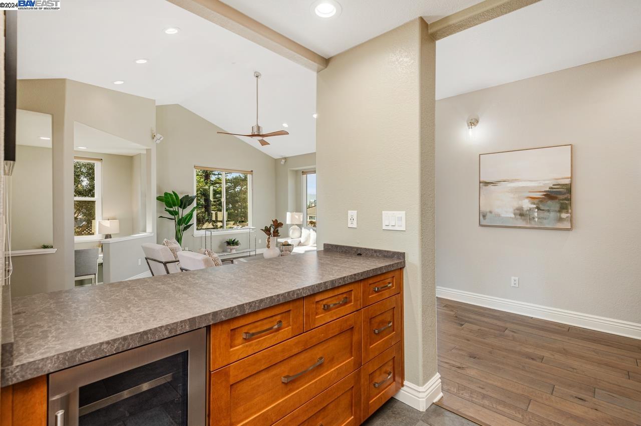 3088 Crestablanca Dr
