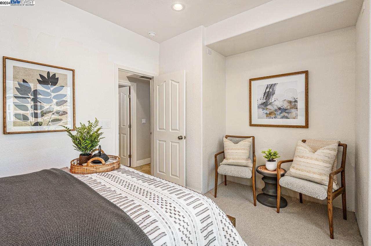 3088 Crestablanca Dr