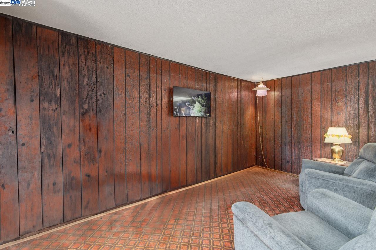 6829 Adobe Ct