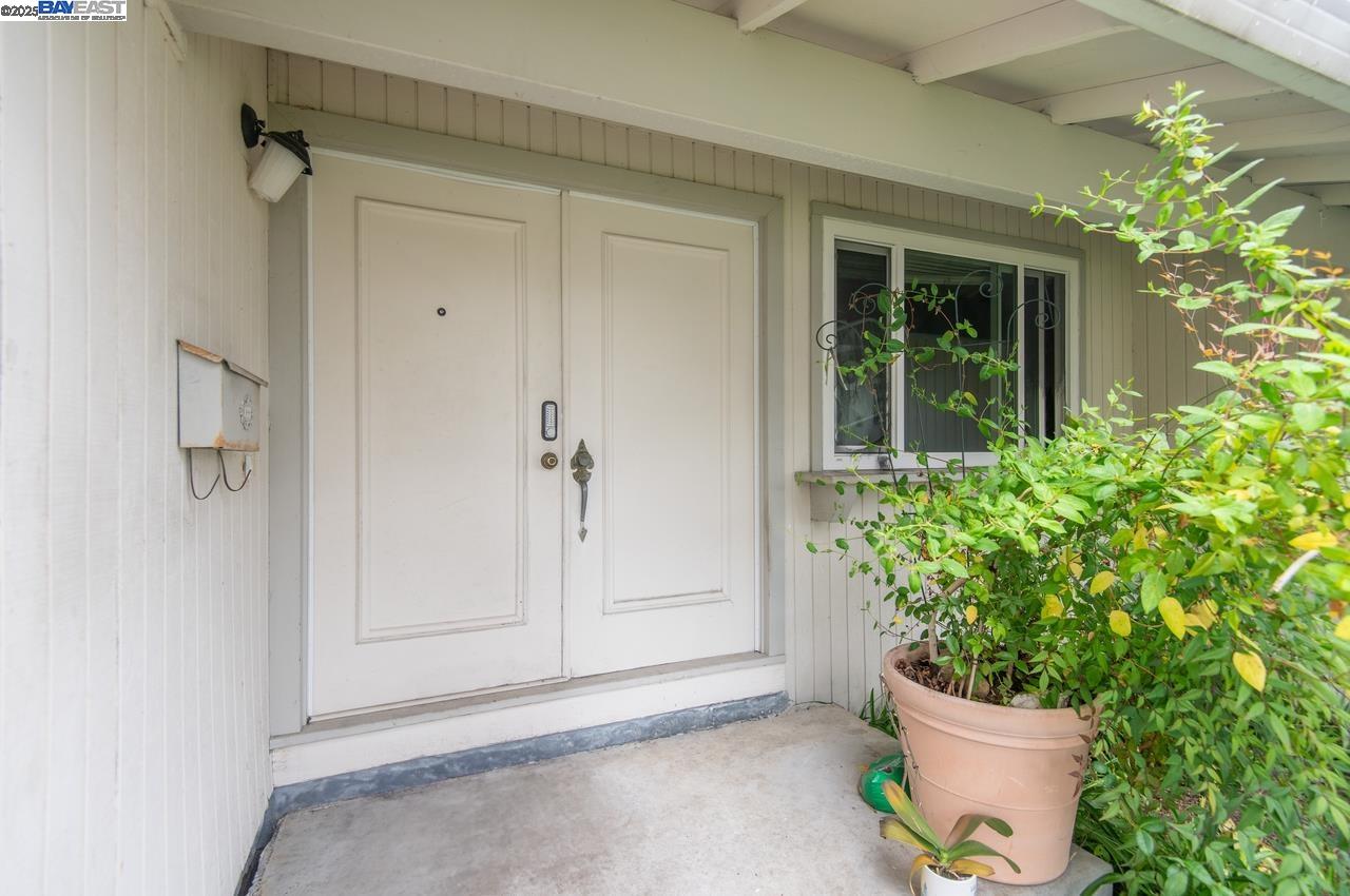 6829 Adobe Ct