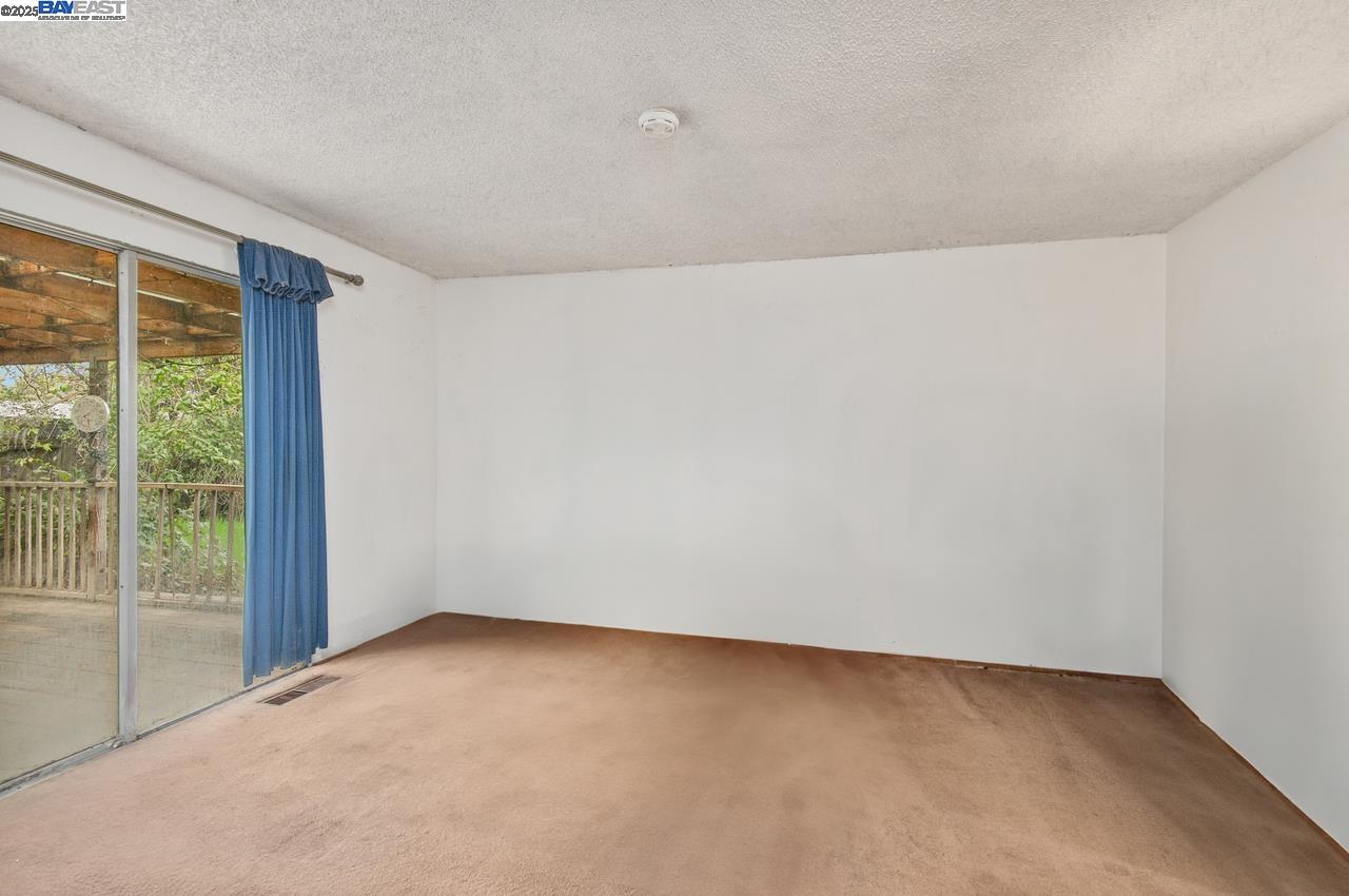 6829 Adobe Ct