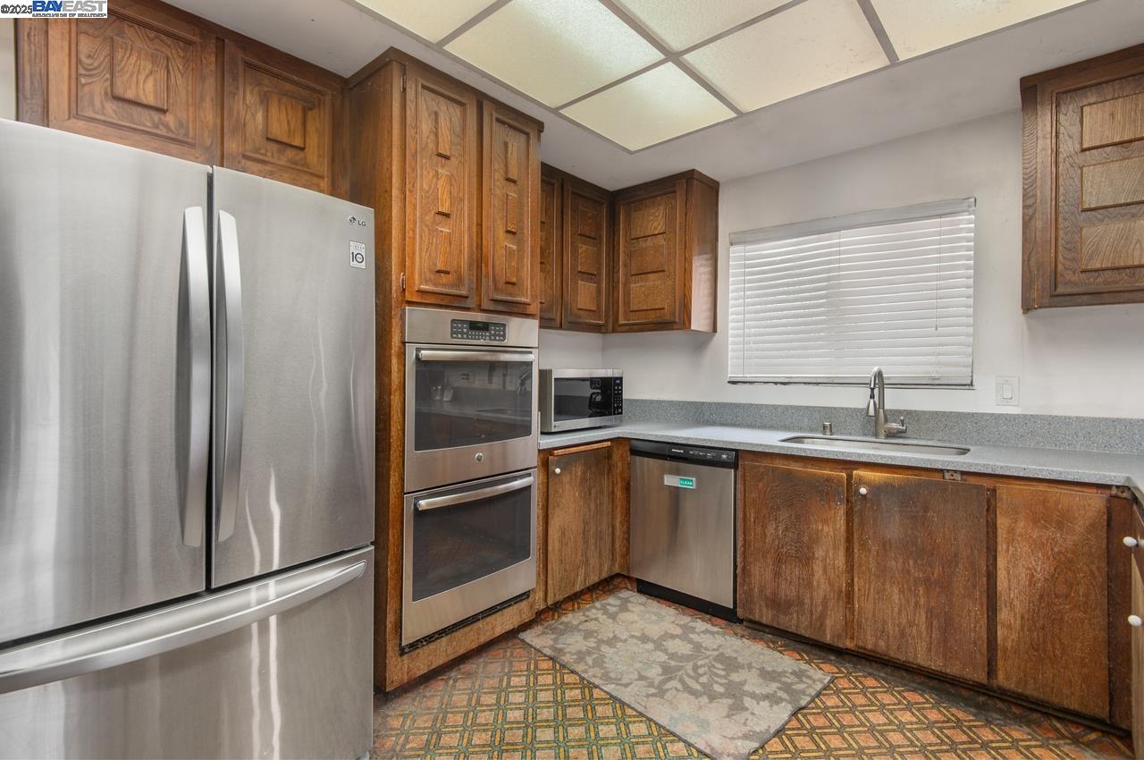 6829 Adobe Ct