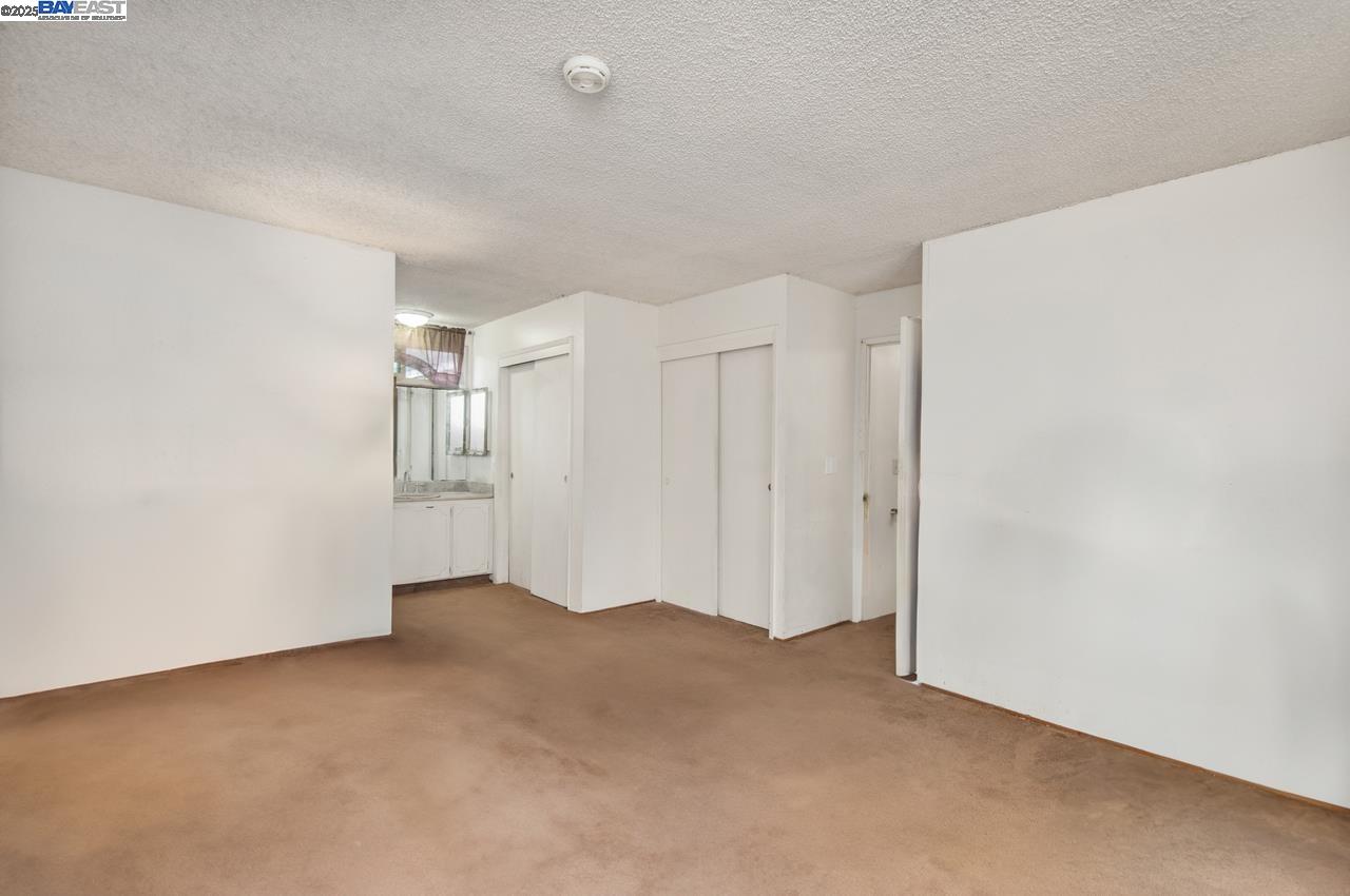 6829 Adobe Ct