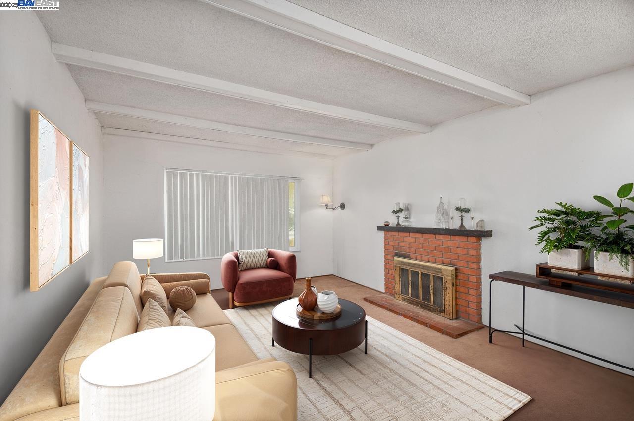 6829 Adobe Ct
