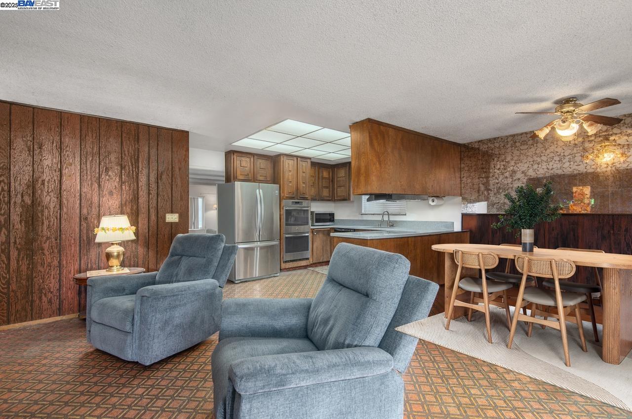 6829 Adobe Ct