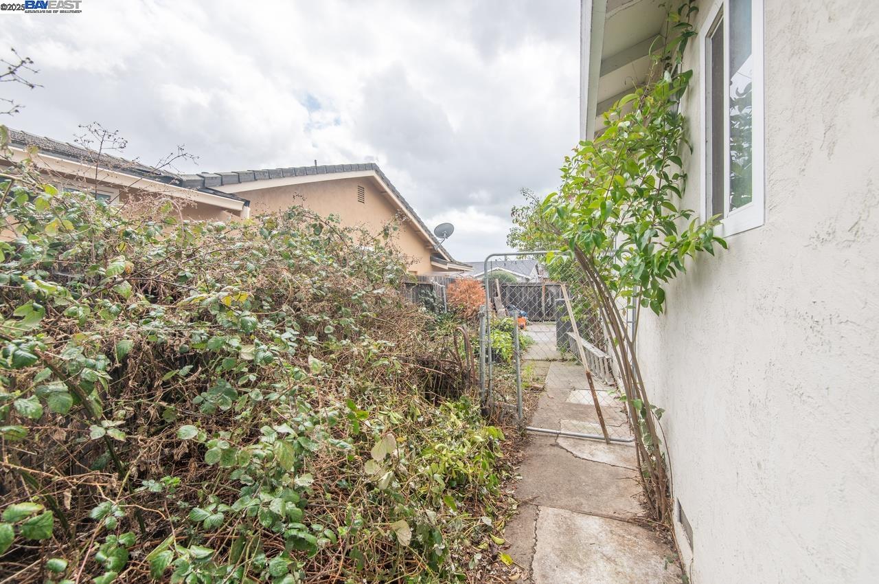6829 Adobe Ct