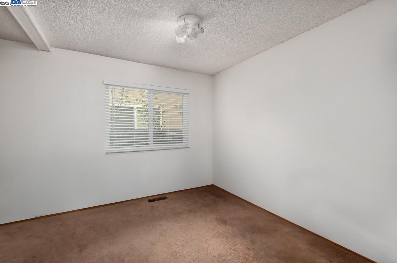 6829 Adobe Ct