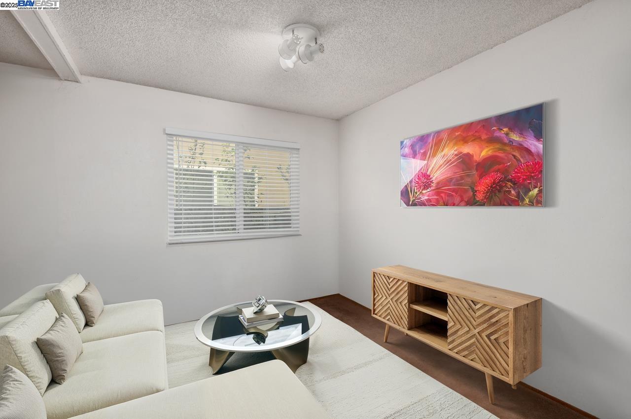 6829 Adobe Ct