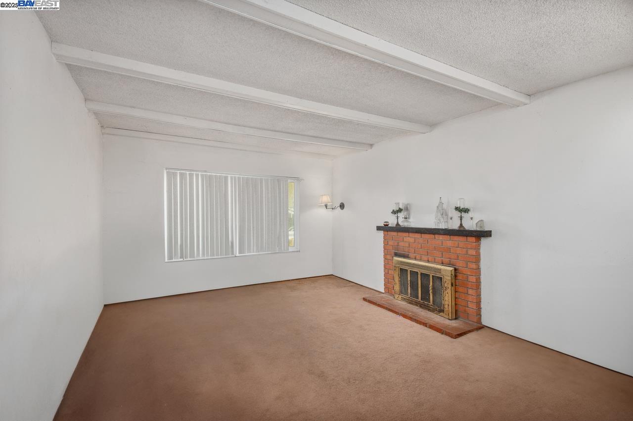 6829 Adobe Ct