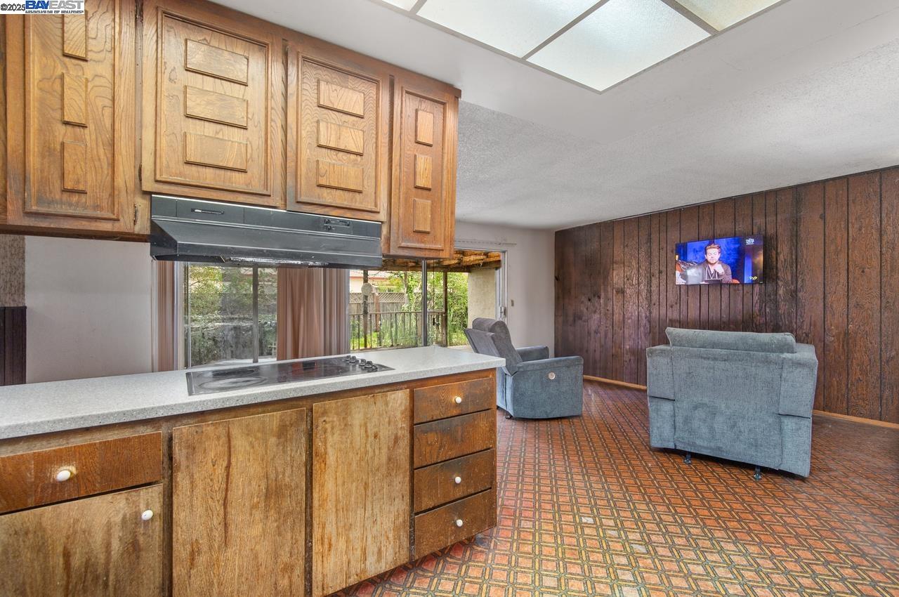 6829 Adobe Ct