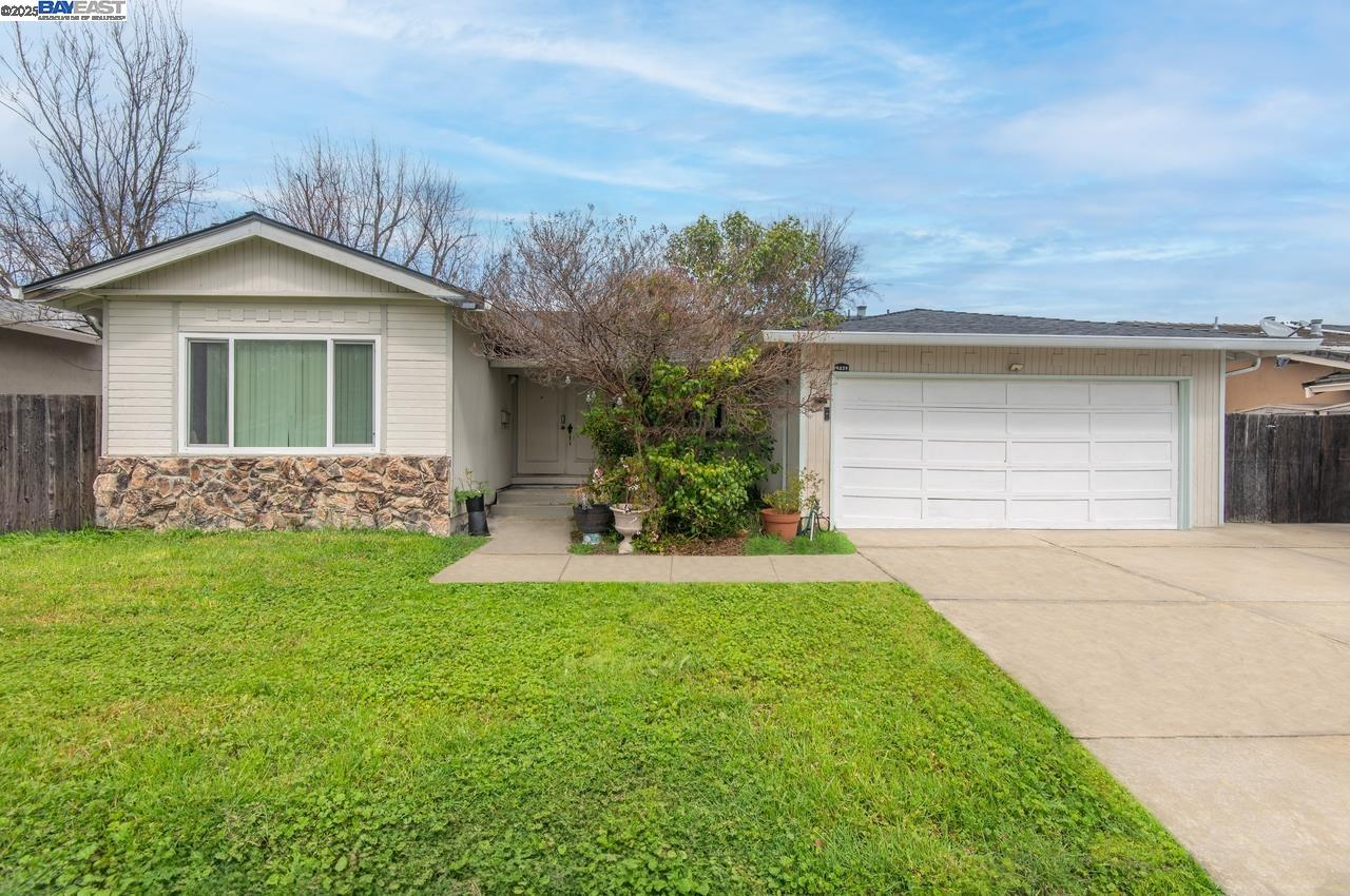 6829 Adobe Ct