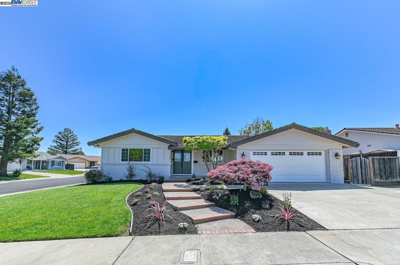 7864 Fairoaks Dr