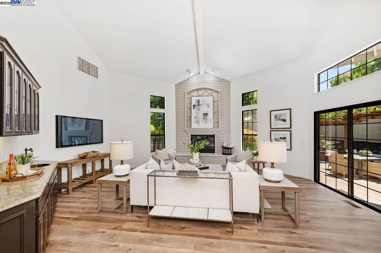 942 Finovino Ct