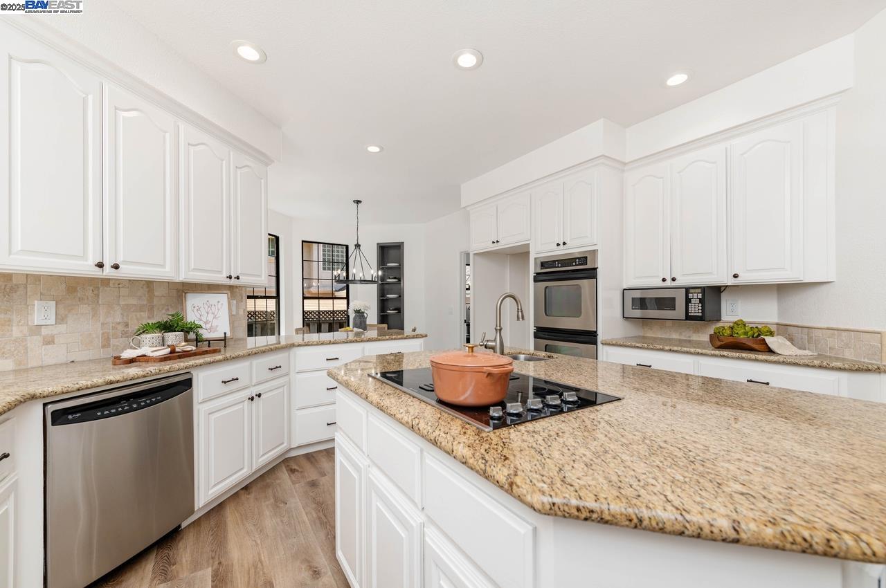 942 Finovino Ct