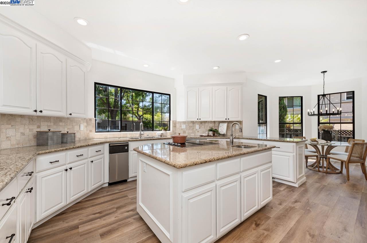 942 Finovino Ct