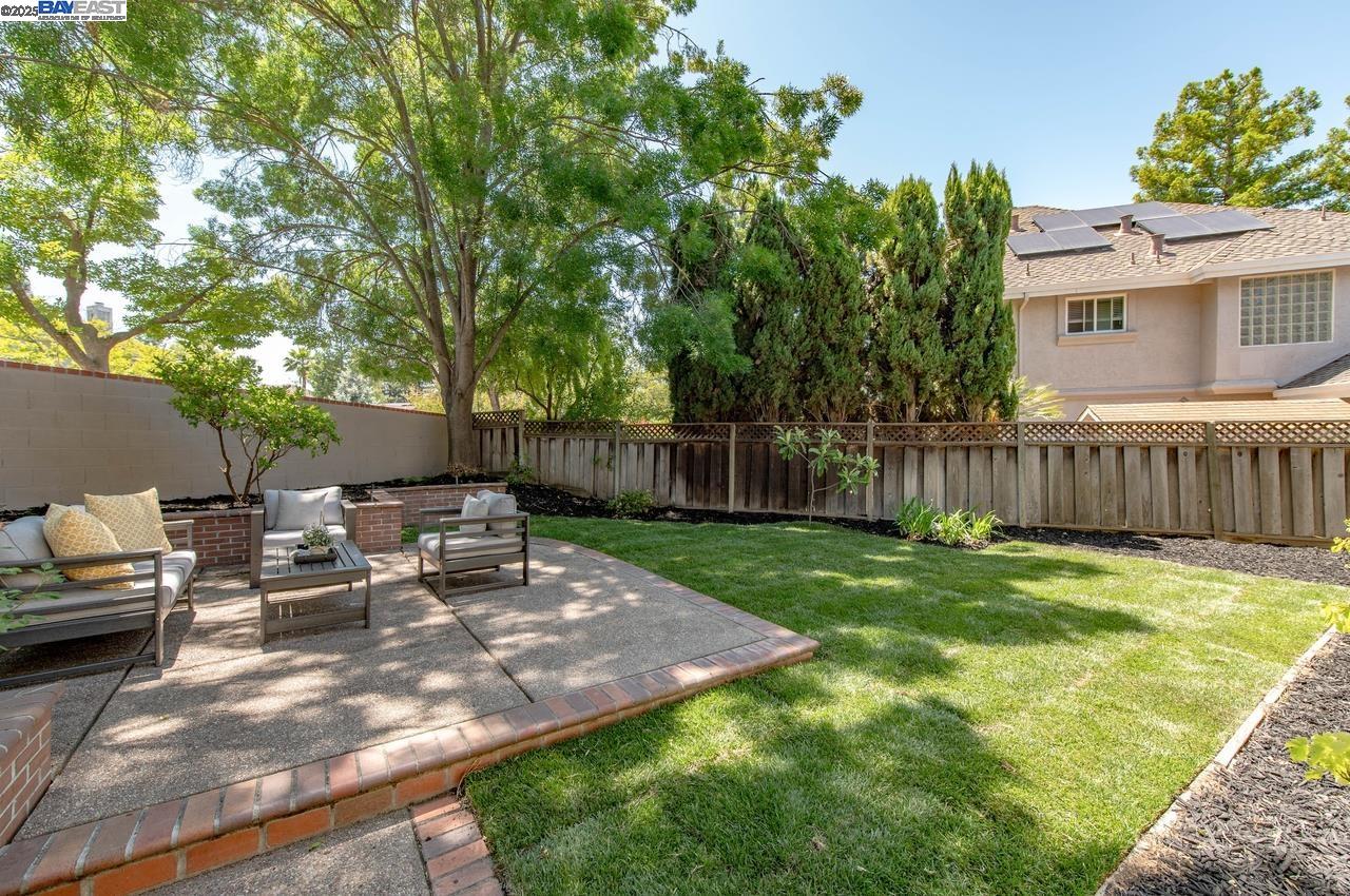 942 Finovino Ct
