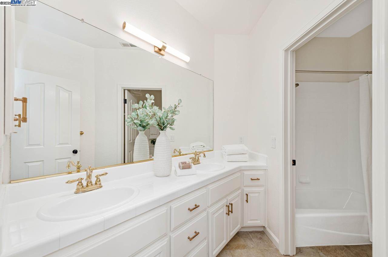 942 Finovino Ct