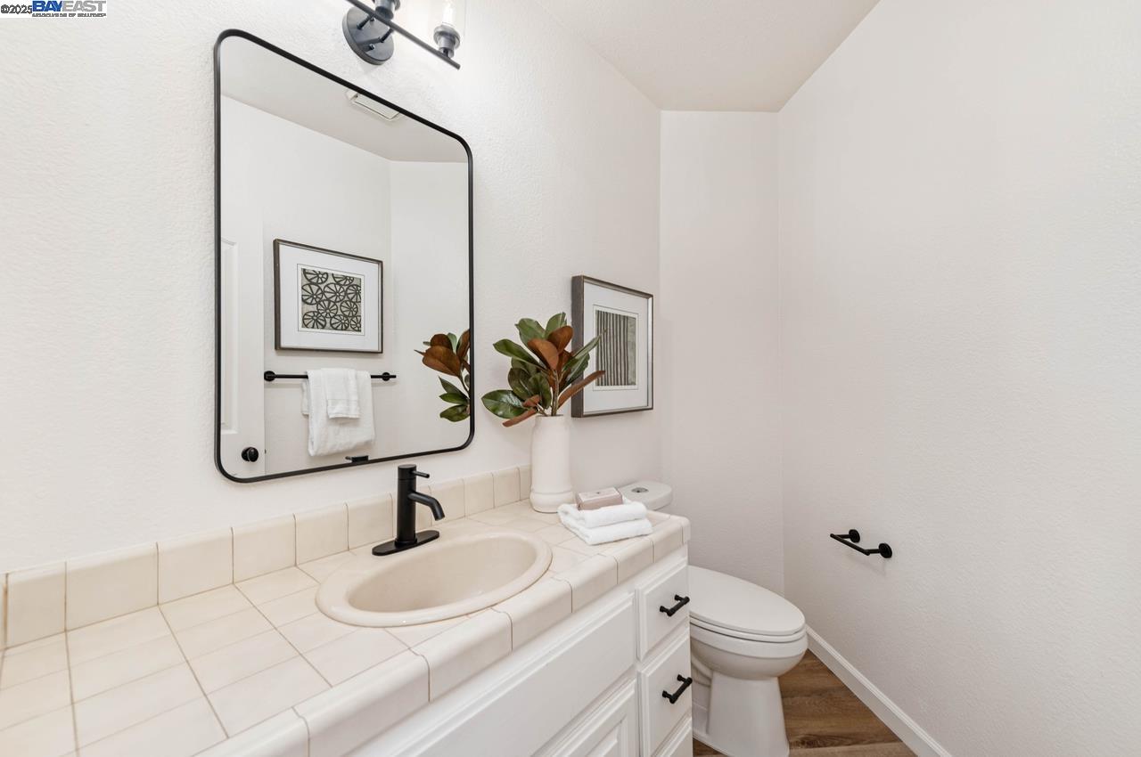 942 Finovino Ct