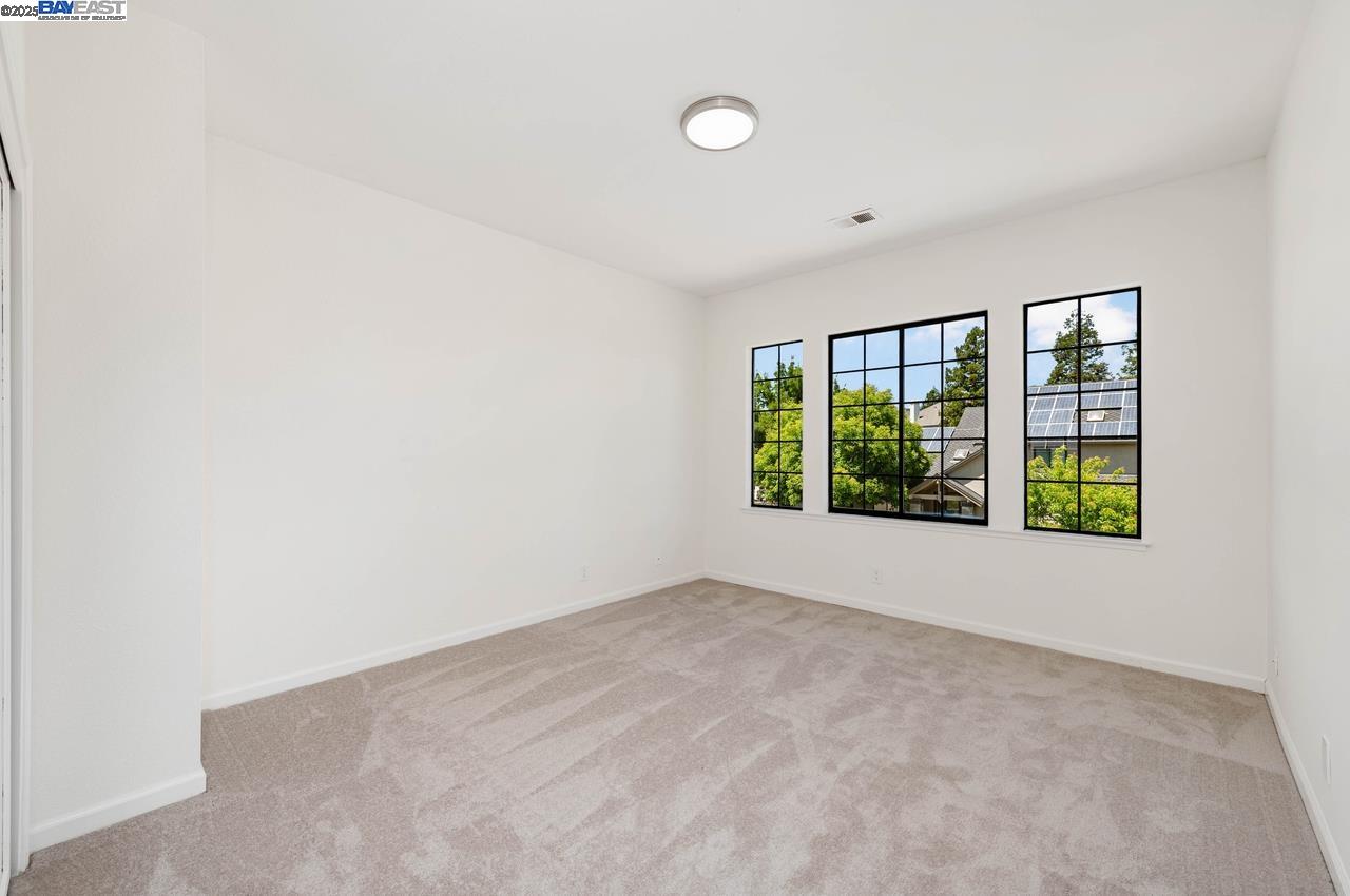 942 Finovino Ct