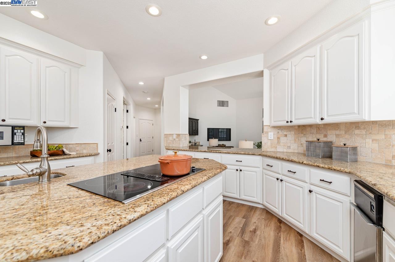 942 Finovino Ct