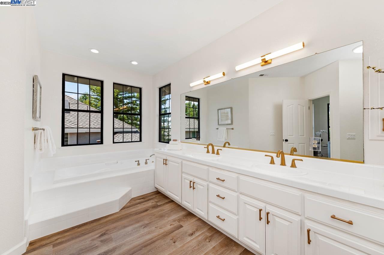 942 Finovino Ct