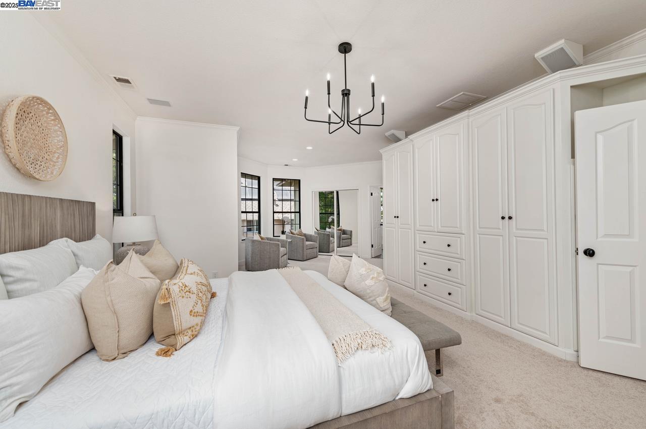 942 Finovino Ct