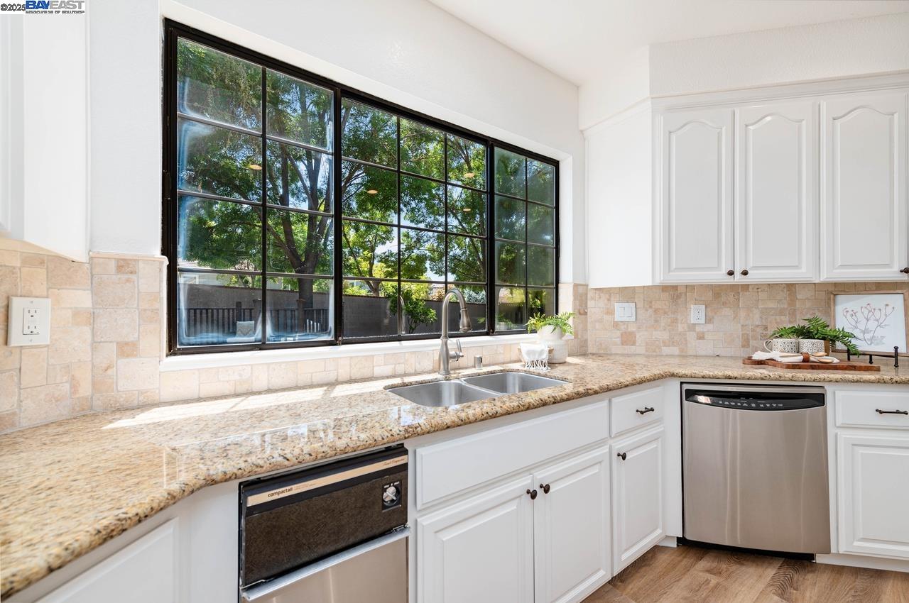 942 Finovino Ct