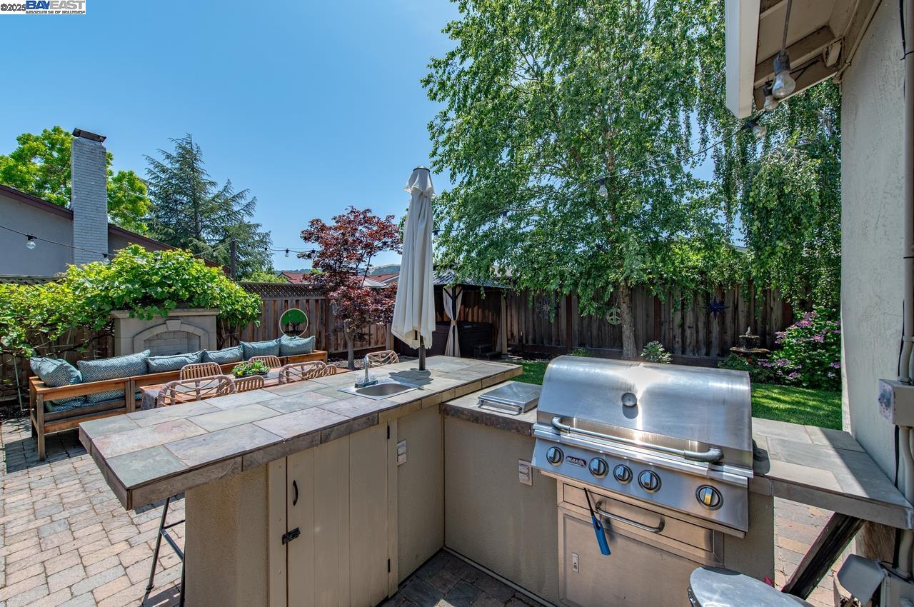 4686 Herrin Way