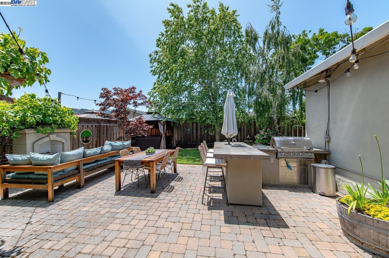 4686 Herrin Way