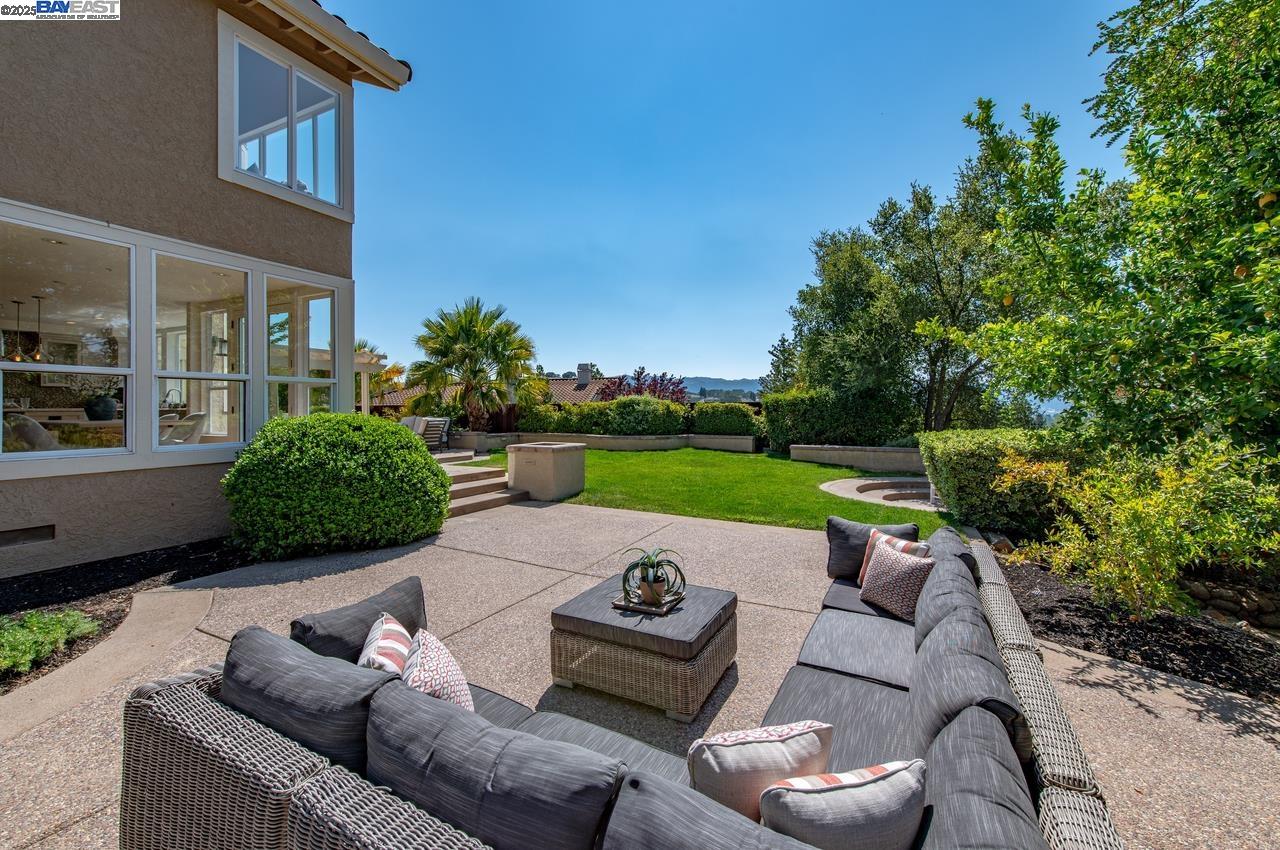 3650 Locke Ct