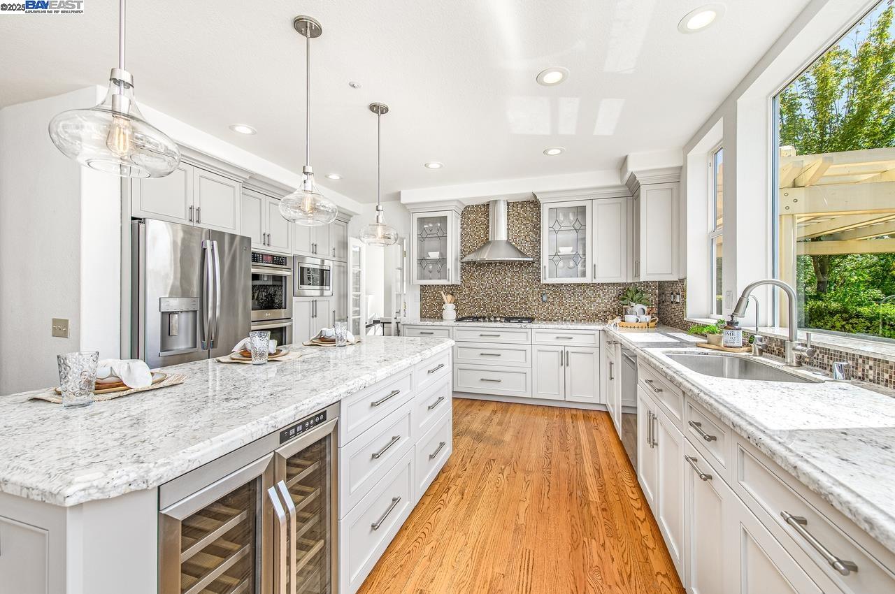 3650 Locke Ct
