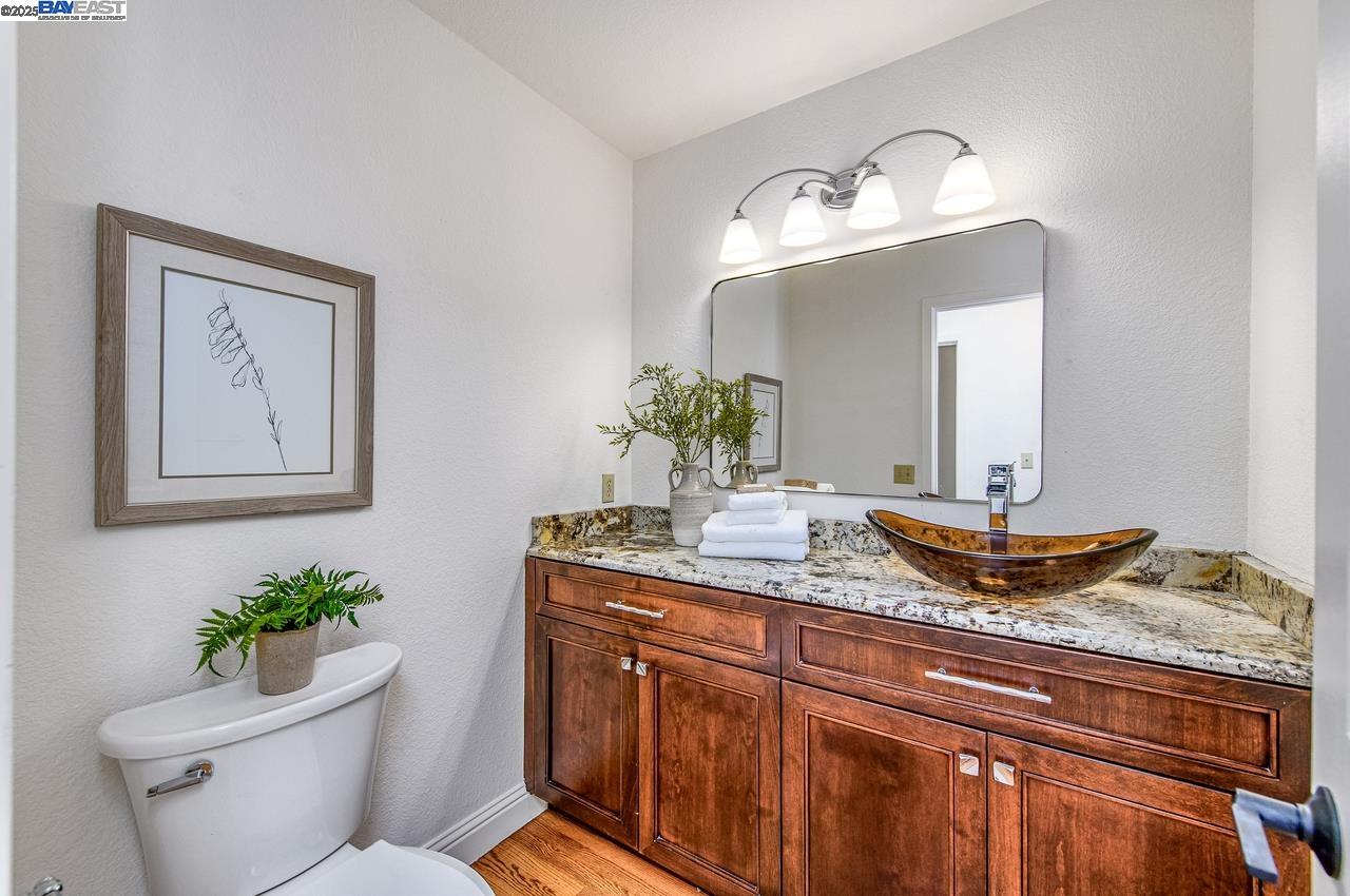 3650 Locke Ct