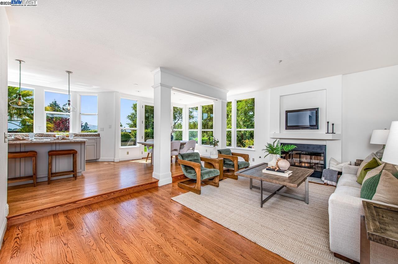 3650 Locke Ct
